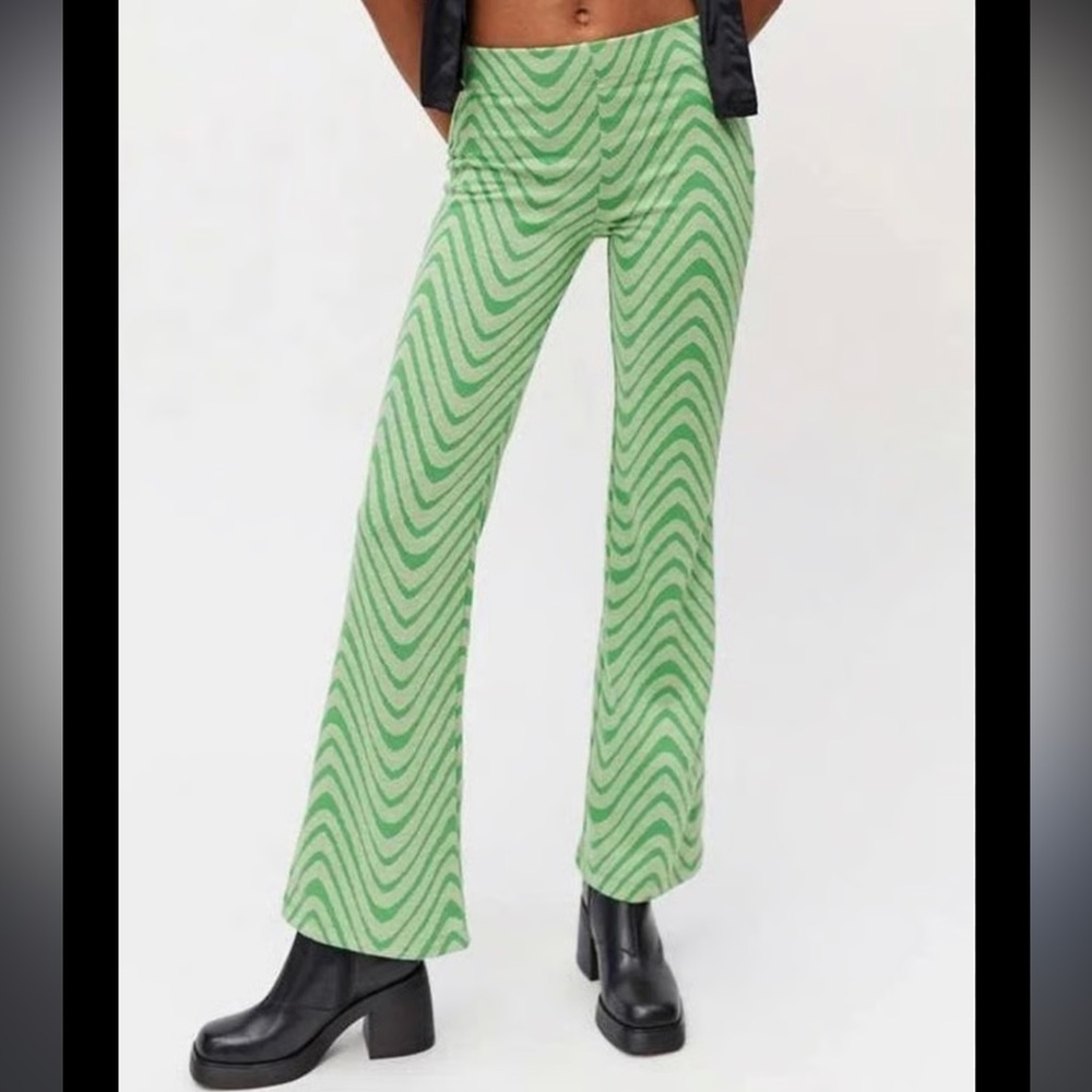 Urban Outfitters Women's Green Bryn Pull-on Flare Pant. Size small
